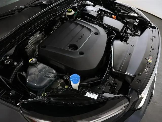 2024 Volvo XC40 B5 Core Bright Theme