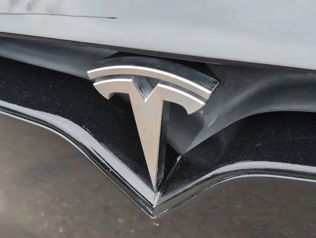 2022 Tesla Model X Plaid Tri Motor All-Wheel Drive