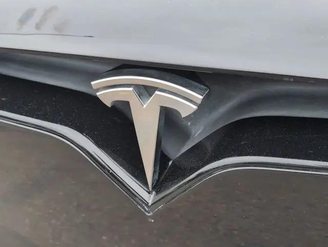 2022 Tesla Model X Plaid Tri Motor All-Wheel Drive