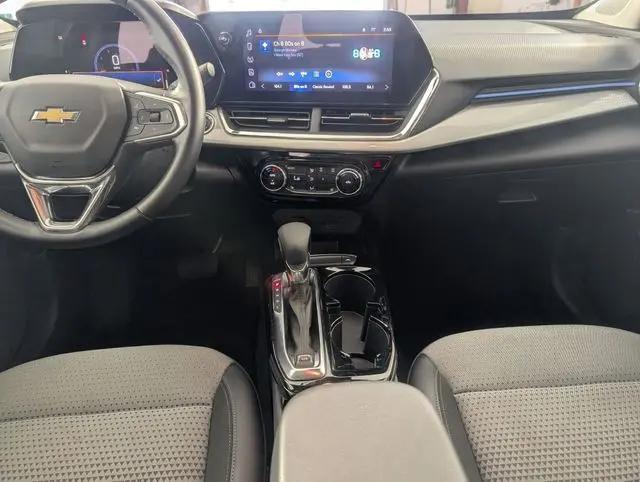 2025 Chevrolet Trax FWD LT