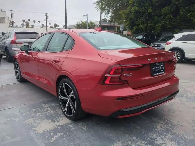 2024 Volvo S60 B5 Plus Dark Theme