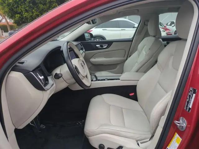 2024 Volvo S60 B5 Plus Dark Theme