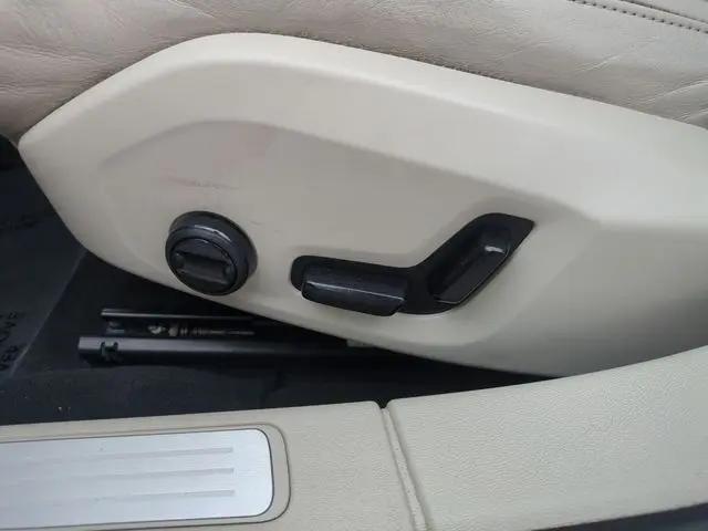 2024 Volvo S60 B5 Plus Dark Theme