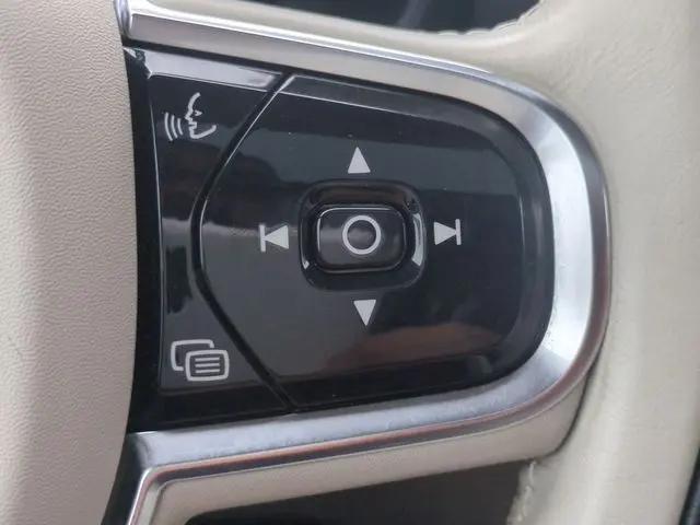 2024 Volvo S60 B5 Plus Dark Theme
