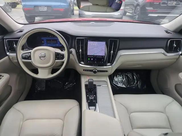 2024 Volvo S60 B5 Plus Dark Theme