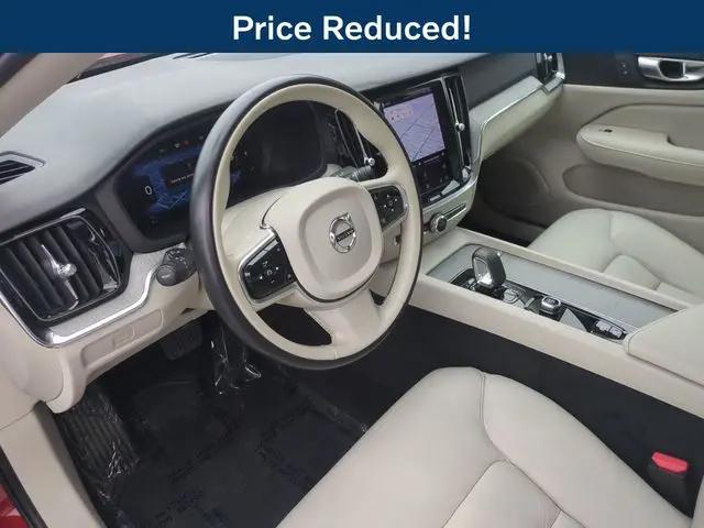 2024 Volvo S60 B5 Plus Dark Theme