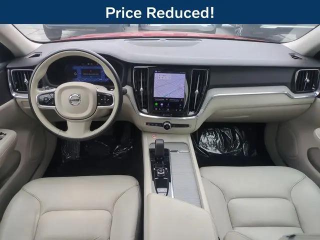 2024 Volvo S60 B5 Plus Dark Theme