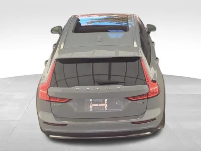 2025 Volvo V60 Cross Country Plus, B5 AWD Gas (mild hybrid)