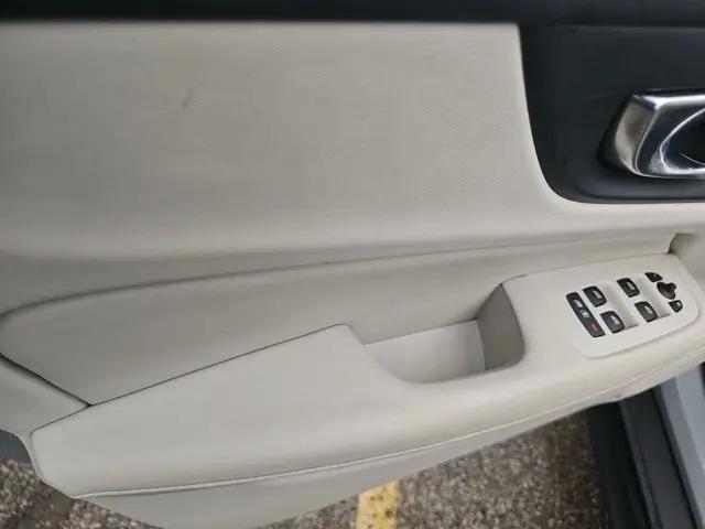 2025 Volvo V60 Cross Country Plus, B5 AWD Gas (mild hybrid)