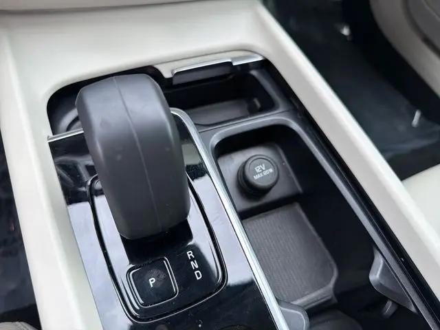 2025 Volvo V60 Cross Country Plus, B5 AWD Gas (mild hybrid)