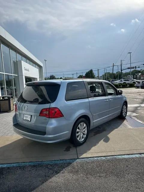 2012 Volkswagen Routan SE