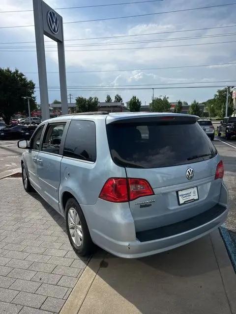 2012 Volkswagen Routan SE