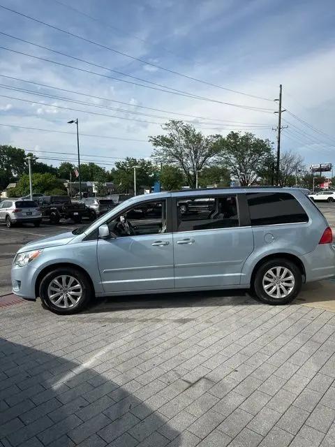 2012 Volkswagen Routan SE