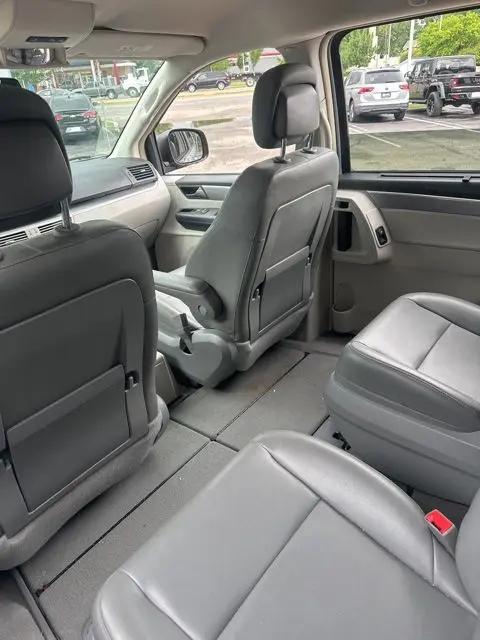 2012 Volkswagen Routan SE