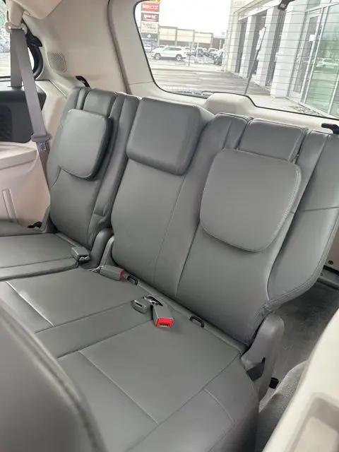 2012 Volkswagen Routan SE