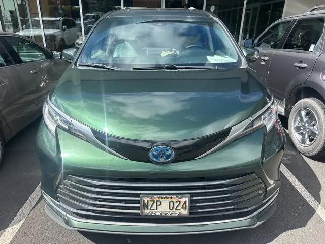 2023 Toyota Sienna Limited