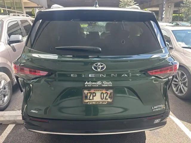 2023 Toyota Sienna Limited