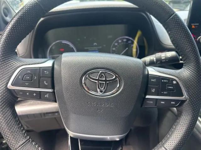 2023 Toyota Sienna Limited