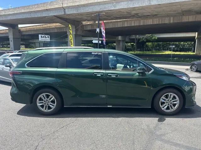 2023 Toyota Sienna Limited