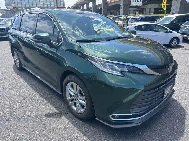 2023 Toyota Sienna Limited