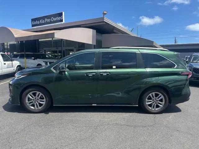 2023 Toyota Sienna Limited