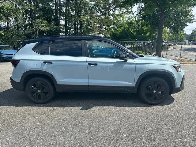2026 Volkswagen Taos SE Black