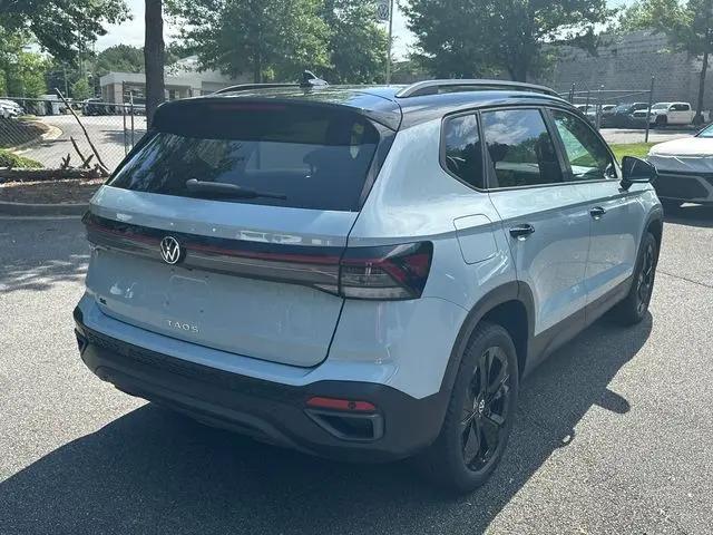 2026 Volkswagen Taos SE Black