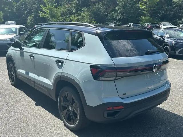 2026 Volkswagen Taos SE Black