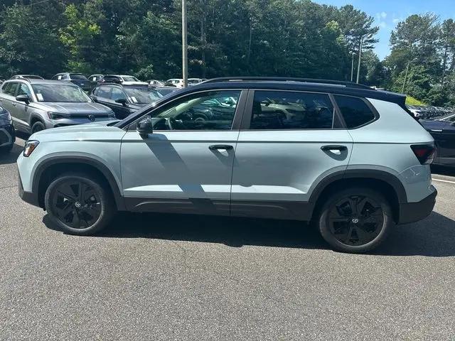 2026 Volkswagen Taos SE Black