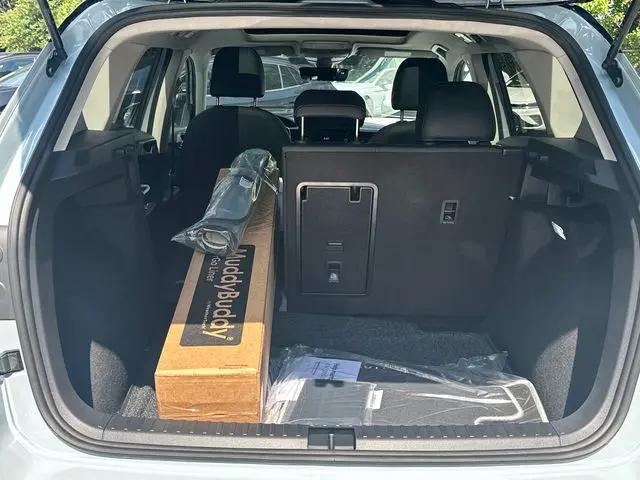 2026 Volkswagen Taos SE Black