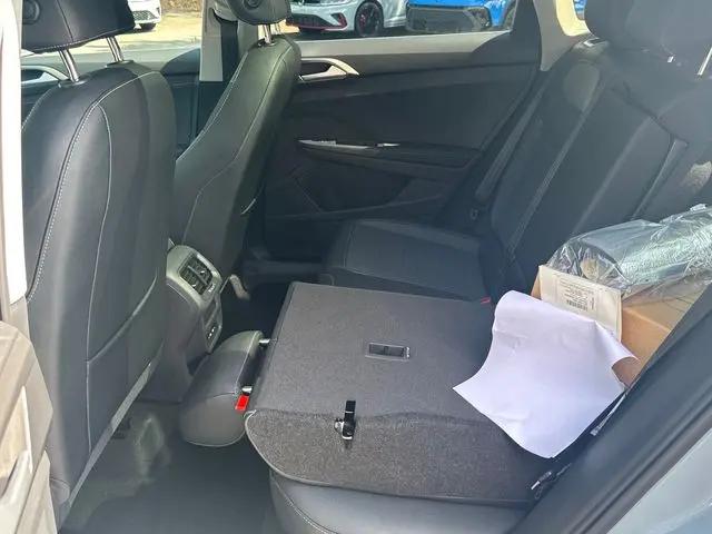 2026 Volkswagen Taos SE Black