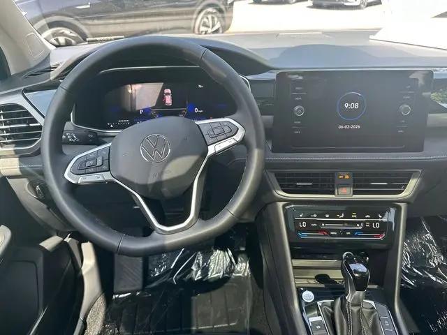 2026 Volkswagen Taos SE Black