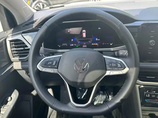 2026 Volkswagen Taos SE Black