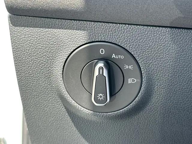 2026 Volkswagen Taos SE Black