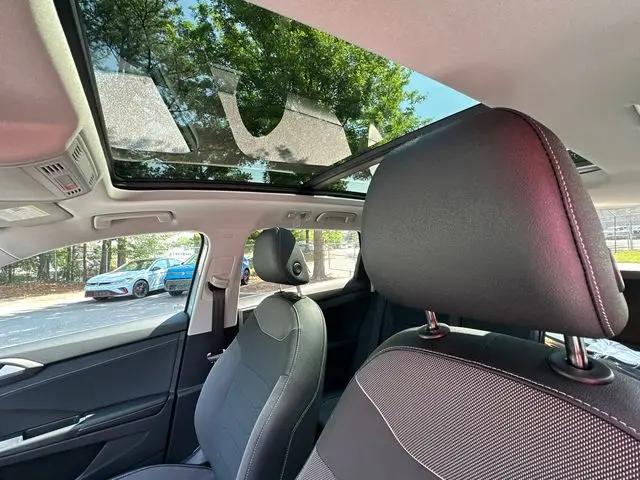 2026 Volkswagen Taos SE Black