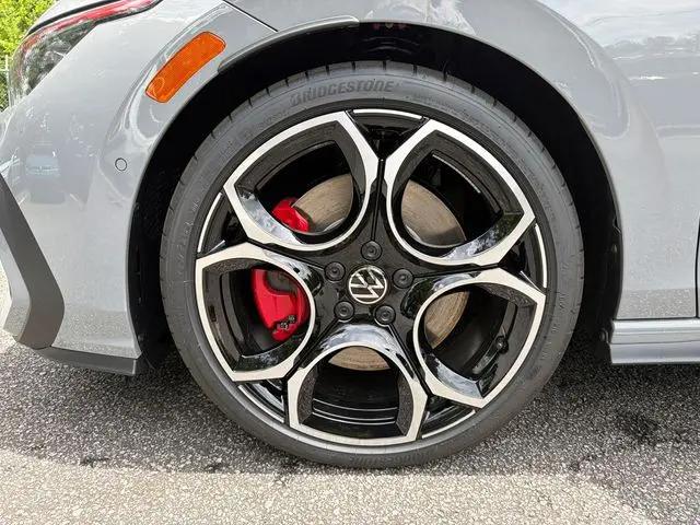 2026 Volkswagen Golf GTI Autobahn