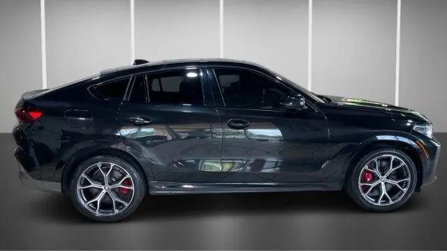 2021 BMW X6 M50i
