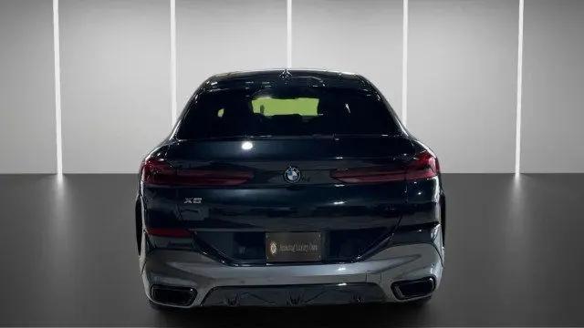 2021 BMW X6 M50i