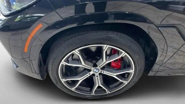 2021 BMW X6 M50i