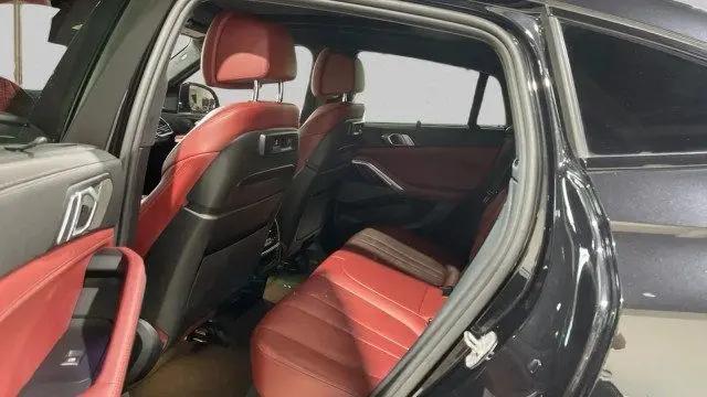 2021 BMW X6 M50i