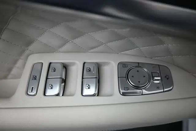 2025 Genesis G70 3.3T RWD Sport Advanced