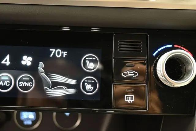 2025 Genesis G70 3.3T RWD Sport Advanced