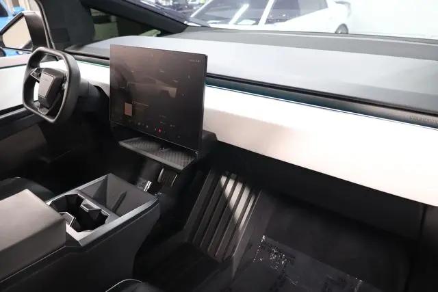 2024 Tesla Cybertruck All-Wheel Drive