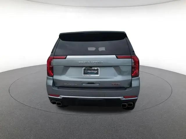 2025 GMC Yukon 4WD Denali