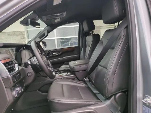 2025 GMC Yukon 4WD Denali