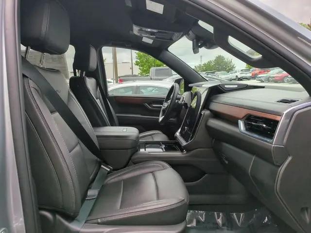 2025 GMC Yukon 4WD Denali