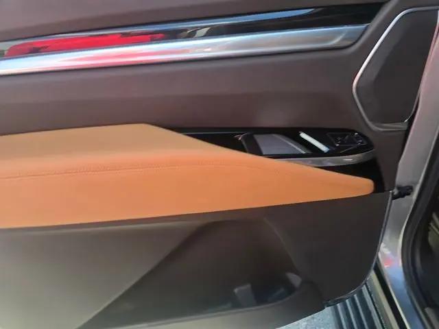 2025 Cadillac Escalade ESV Premium Luxury
