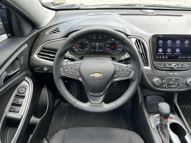 2025 Chevrolet Malibu FWD RS