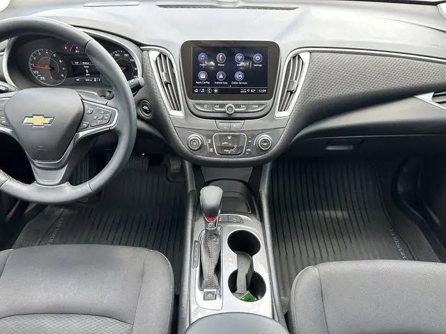 2025 Chevrolet Malibu FWD RS