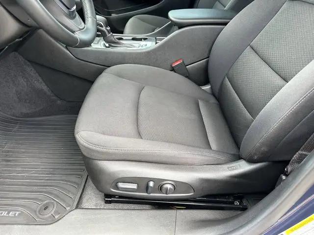 2025 Chevrolet Malibu FWD RS
